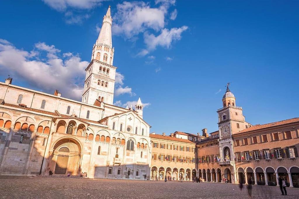 Jacuzzi Apartment In Italian Villa, Wi-Fi & Garden Sassuolo - Maranello Casalgrande エクステリア 写真