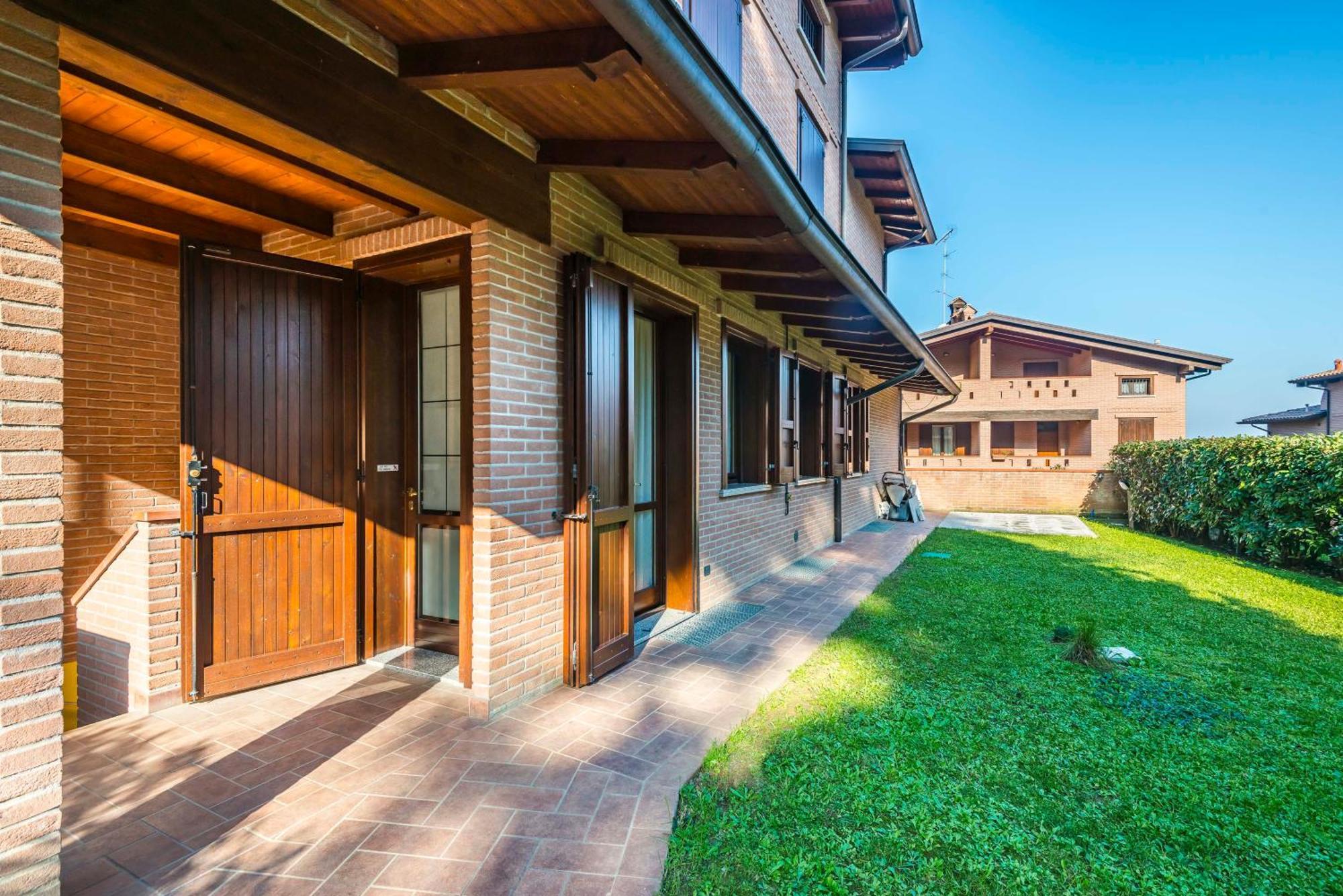 Jacuzzi Apartment In Italian Villa, Wi-Fi & Garden Sassuolo - Maranello Casalgrande エクステリア 写真